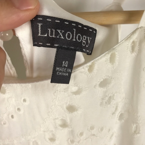 Floral eyelet knee length sleeveless halter dress - Picture 4 of 4